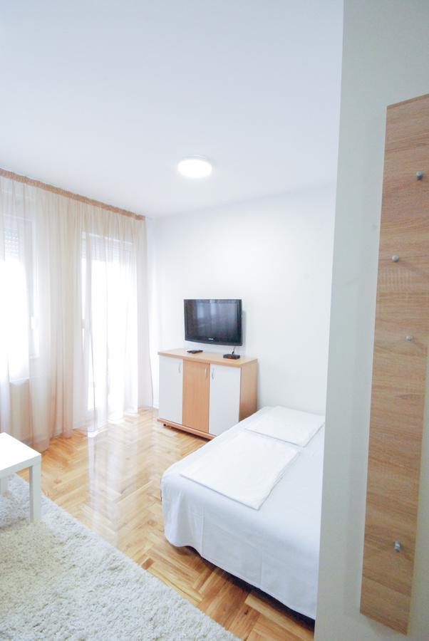 Tiara Apartment 2 Novi Sad Bagian luar foto